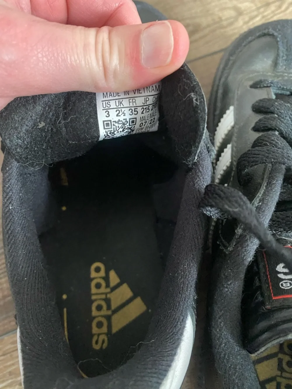 adidas Samba Low-Top Sneakers in Black & White - Picture 5 of 5